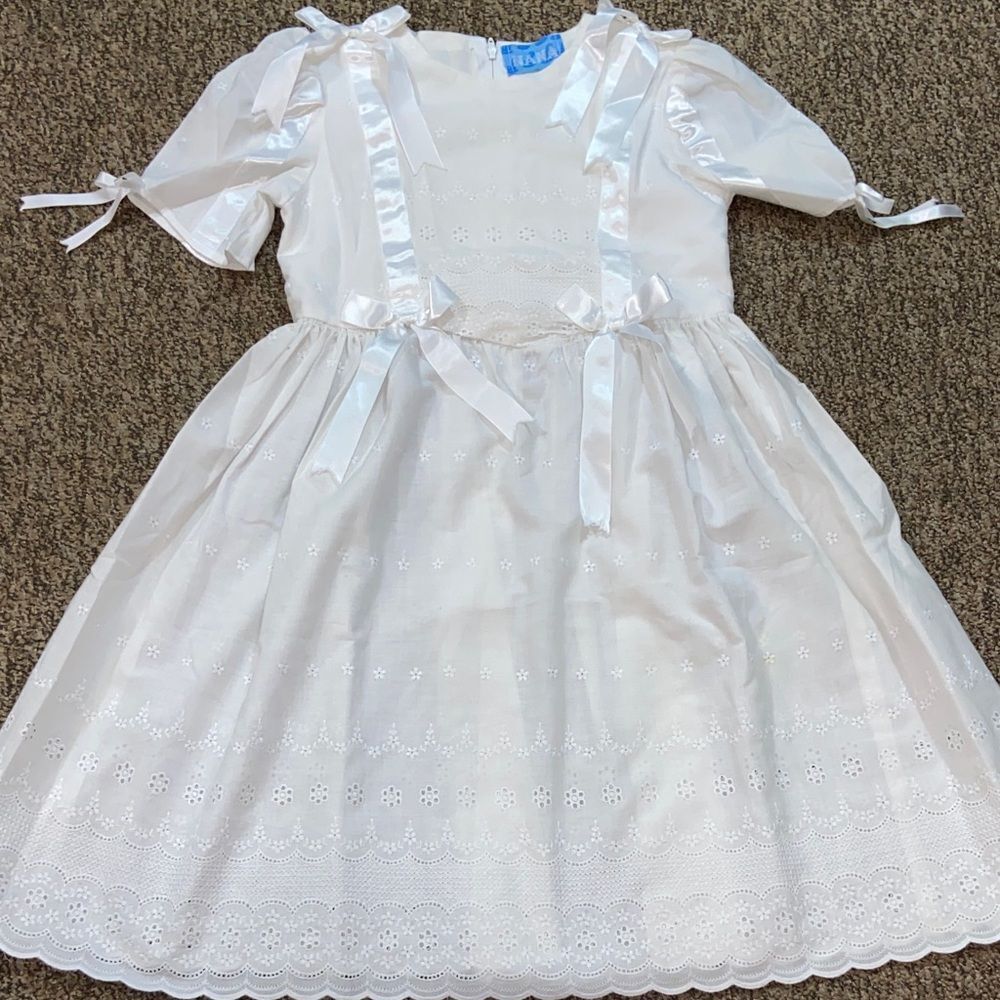 NANA Elegant White Dress with Eyelet and Ribbon Accents Size Approximate 7/8